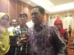 Gubernur Tuntut Alumni UNISKA Pandai Komunikasi