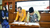 Perkuat Identitas Bangsa, Wabup HSS Teken Kerja Sama Pengembangan Bahasa dan Sastra