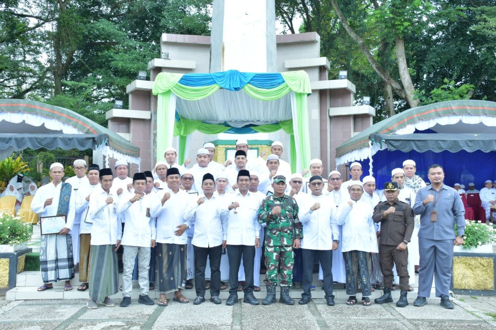 Bupati HSS Pimpin Upacara Hari Santri 2025, Ajak Santri Kawal Indonesia Menuju Peradaban Dunia