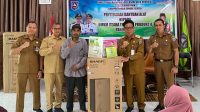 Dorong Ekonomi Rakyat Lebih Mandiri, Pemkab HSS Salurkan Bantuan Alat Usaha untuk UMKM