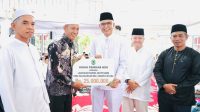 Safari Ramadhan di Amuntai Utara, Iwan Alabio Serahkan Dana Hibah Keagamaan