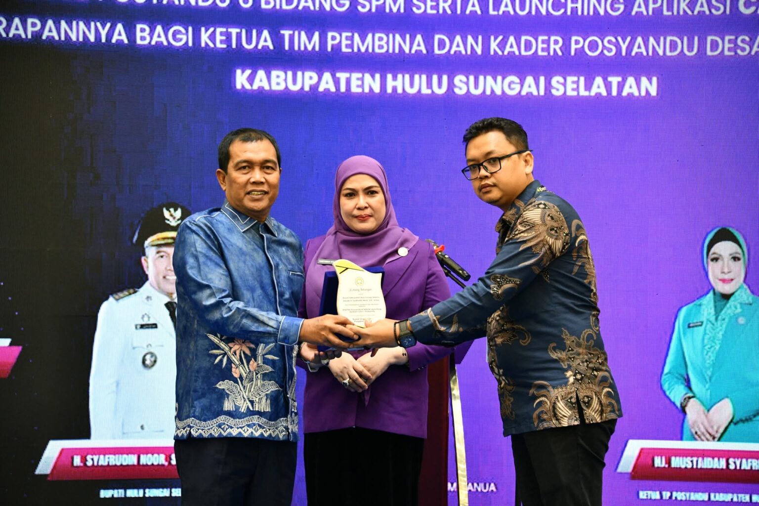 Bupati HSS Buka Bimtek Kader Posyandu dan Luncurkan Aplikasi Care+