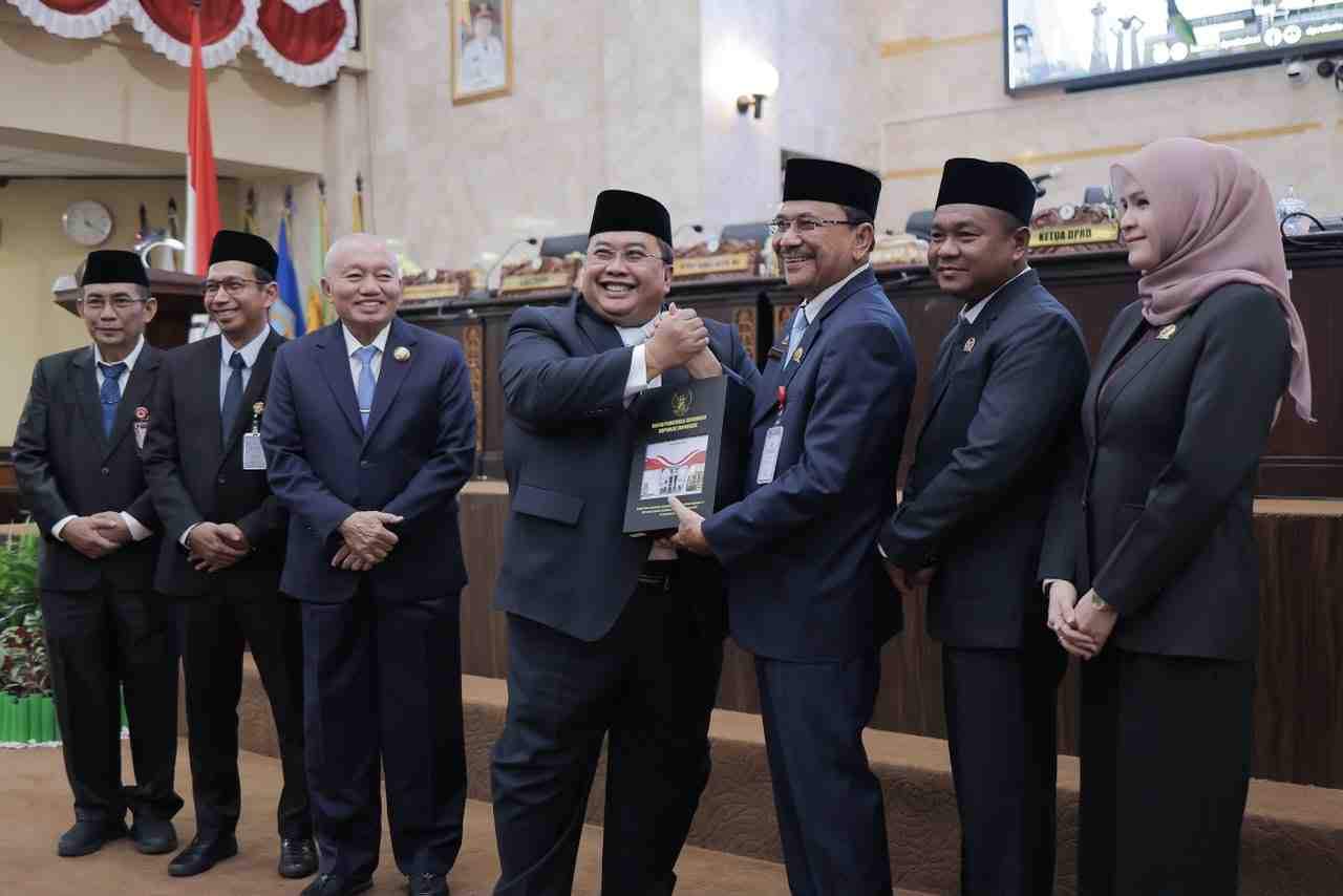 Paripurna Pemprov Kalsel Kembali Dapatkan Predikat Opini WTP dari BPK RI_11zon