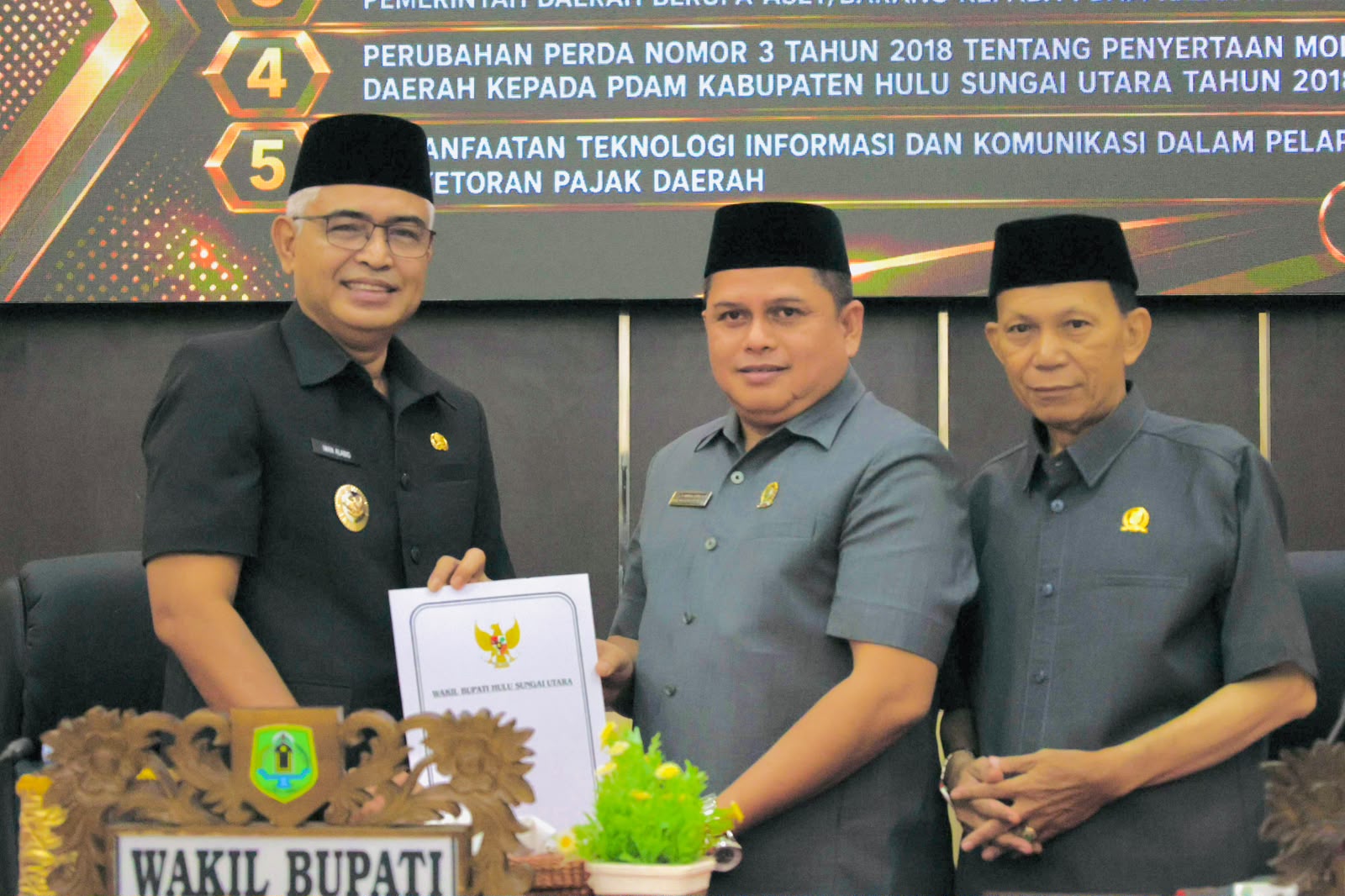 Pemkab HSU Jelaskan 5 Raperda di DPRD