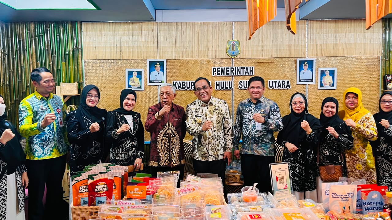 Bupati H Jani Turun Langsung Jualan di Kalsel Expo 2026, Produk HSU Jadi Sorotan