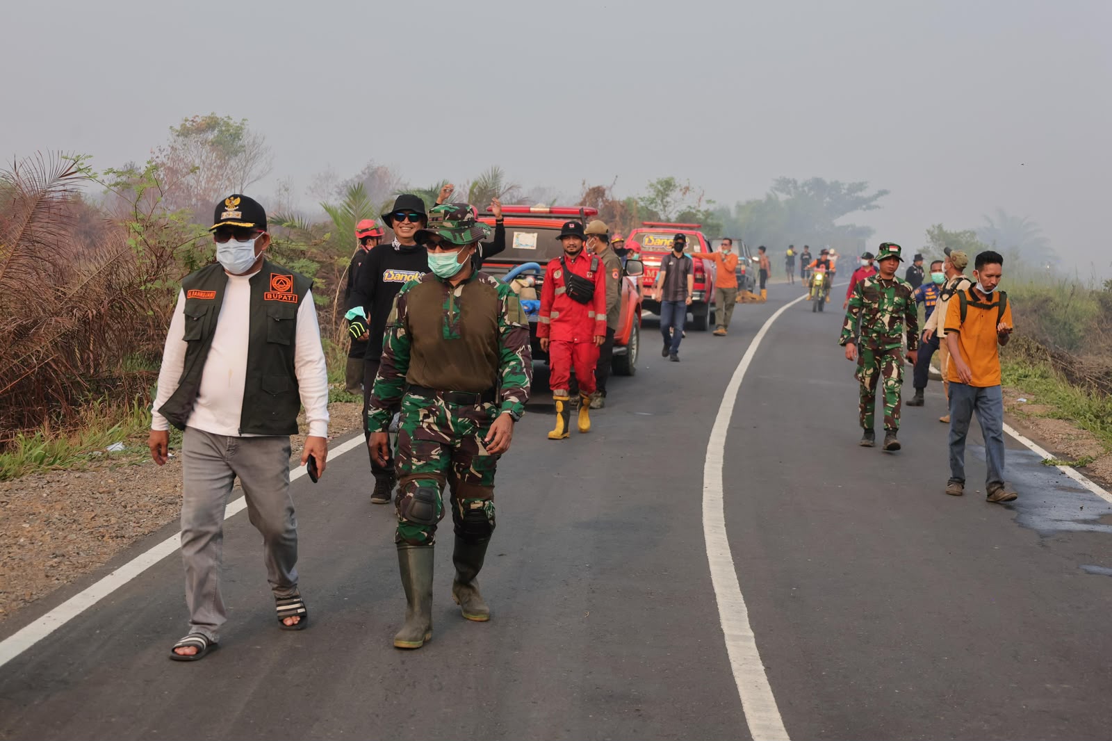 Bupati dan Wabuo HSU Didampingi Dandim serta Kapolres Turun Langsung Tangani Karhutla di Desa Pulau Damar