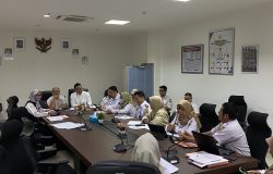 Komisi I DPRD Kota Banjarmasin menggelar Rapat Dengar Pendapat (RDP) dengan camat se-Kota Banjarmasin guna mengevaluasi program kerja tahun 2025 dan rencana kerja tahun 2026.